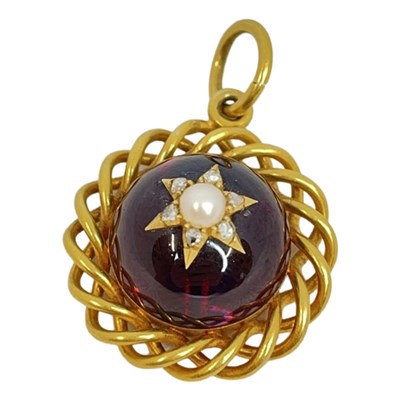 Lot 109 - A Victorian Garnet Pearl and Diamond Gold Pendant