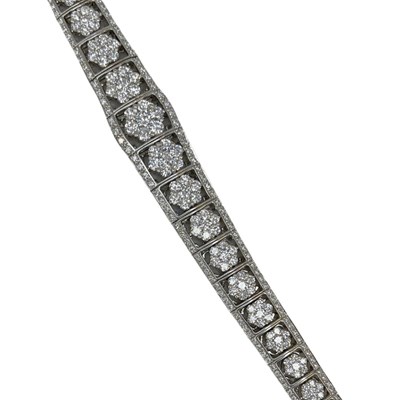 Lot 30 - A Graduated Diamond Panel Bracelet in 18ct White Gold
