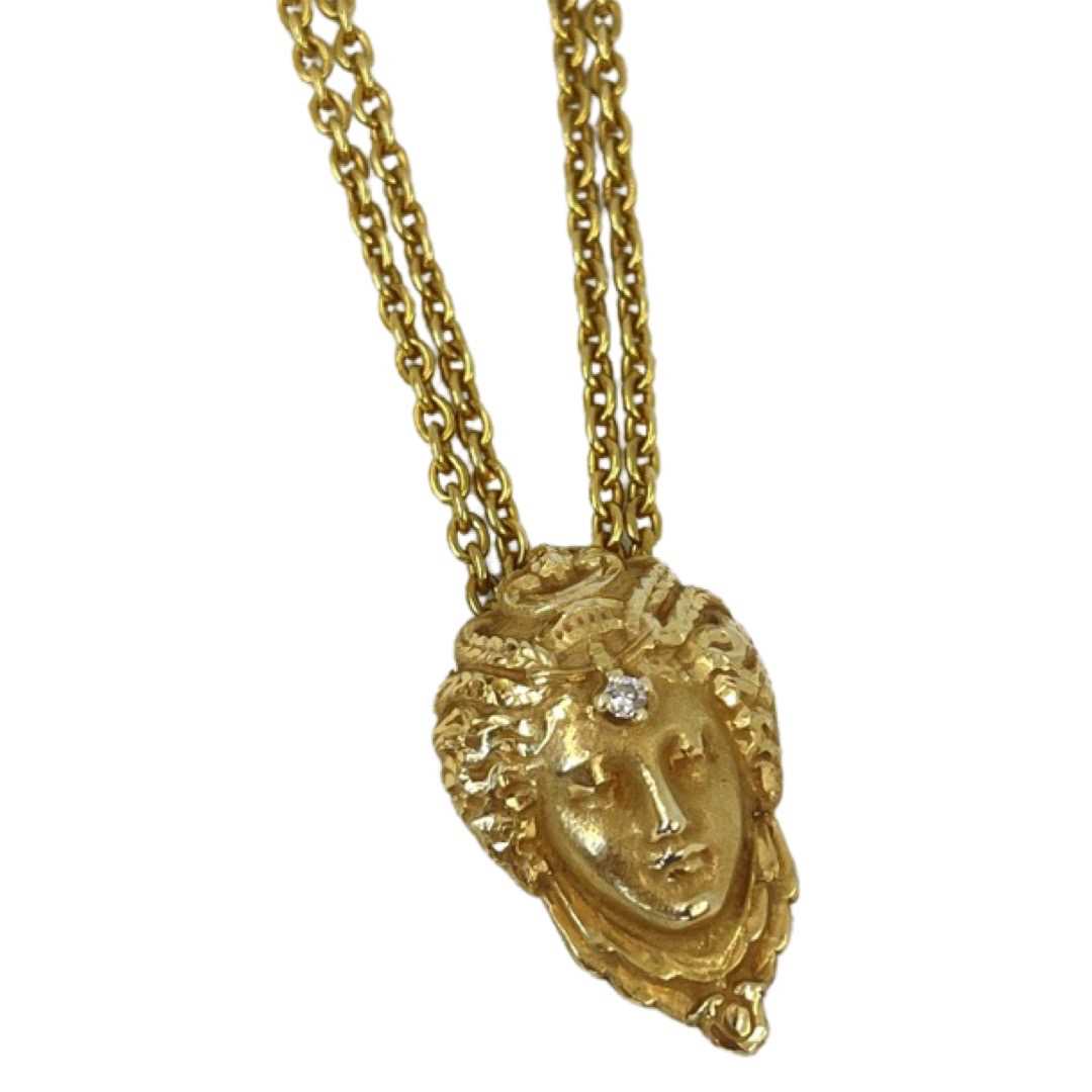 Lot 15 - An Antique Yellow Gold Oval Link Long chain.
