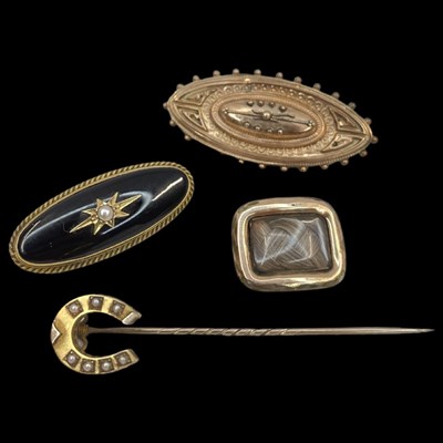 Lot 79 - Mixed Lot of Gold Brooches Including a Gold and Pearl Horse Shoe Pin, 13 g