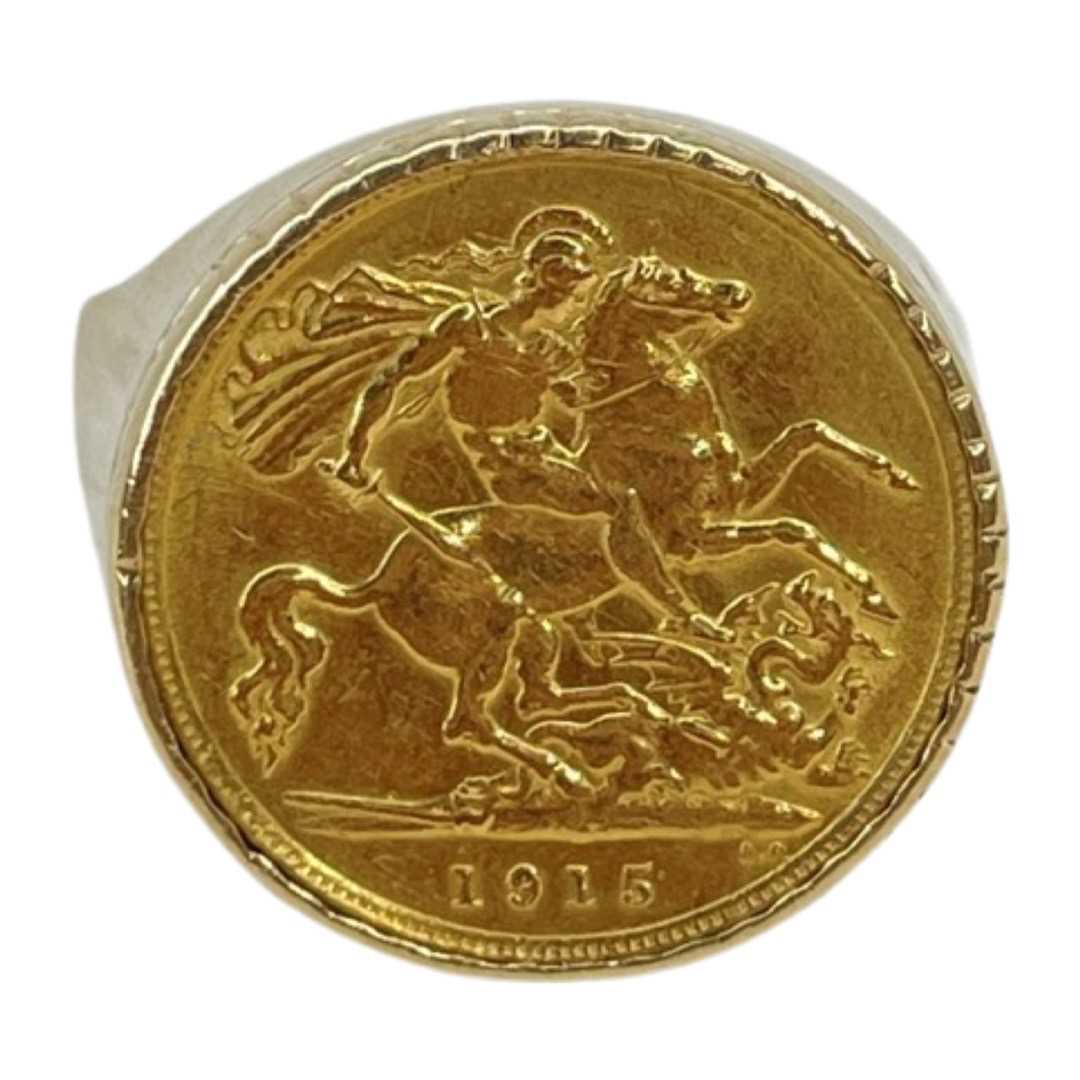 Lot 47 - 9ct Gold and Sovereign Signet Ring, 10 g