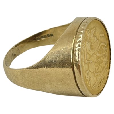 Lot 47 - 9ct Gold and Sovereign Signet Ring, 10 g