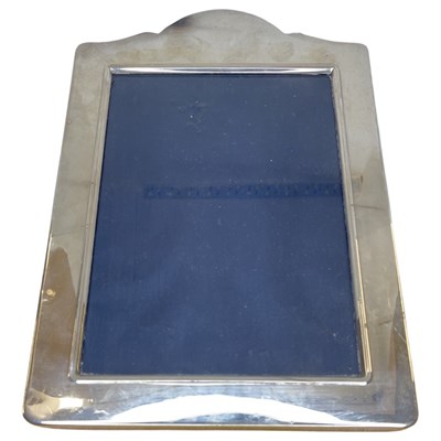 Lot 75 - Silver Picture Frame. Sheffield, 1991, Mappin and Webb