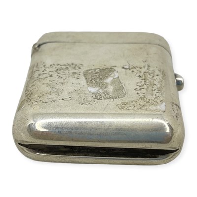 Lot 26 - Good Quality Push Button Silver Vesta Case. 61 g. London 1906, Goldsmiths and Silversmiths Co.